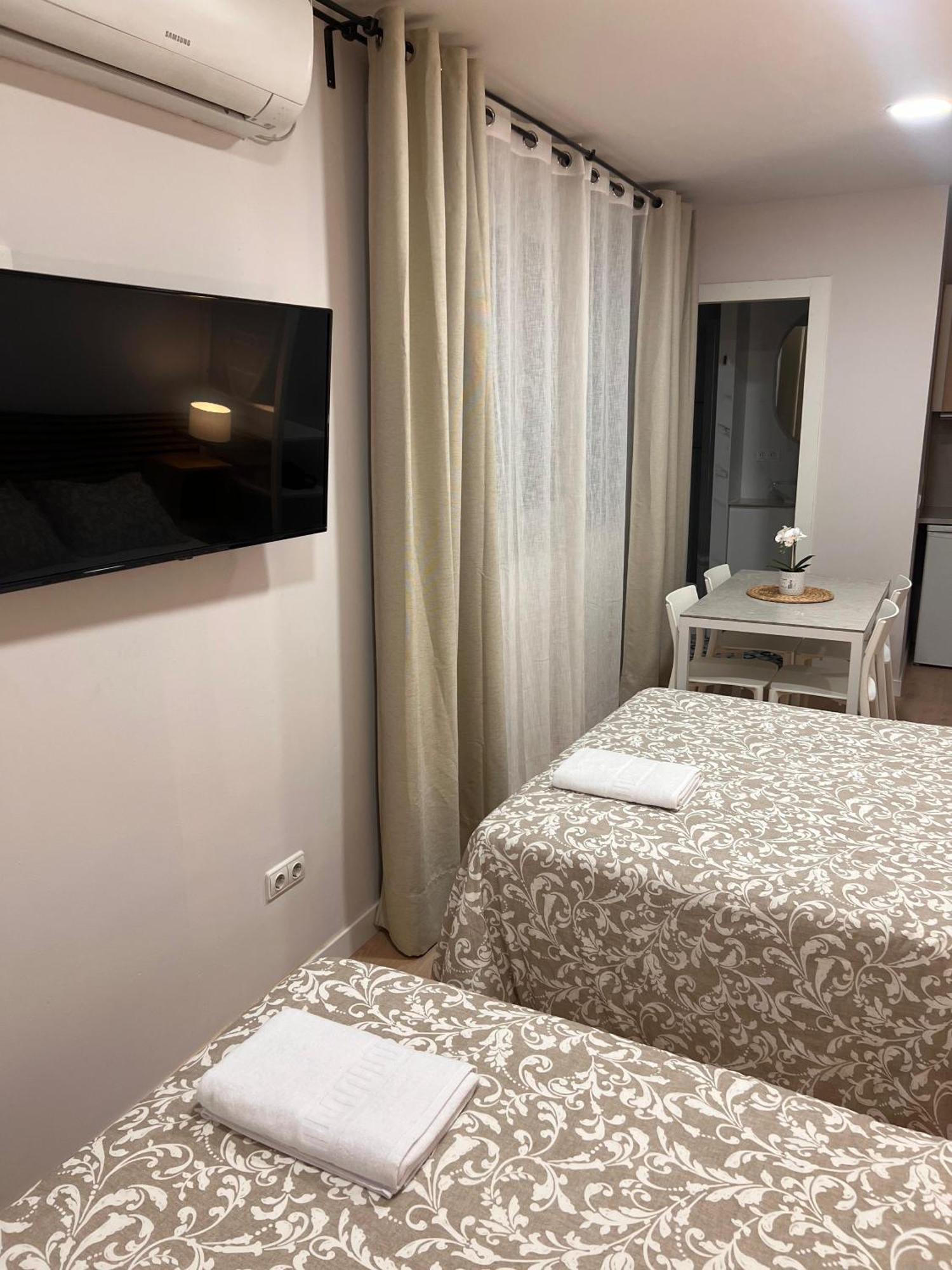 Room Gran Via Apartments Мадрид Екстериор снимка