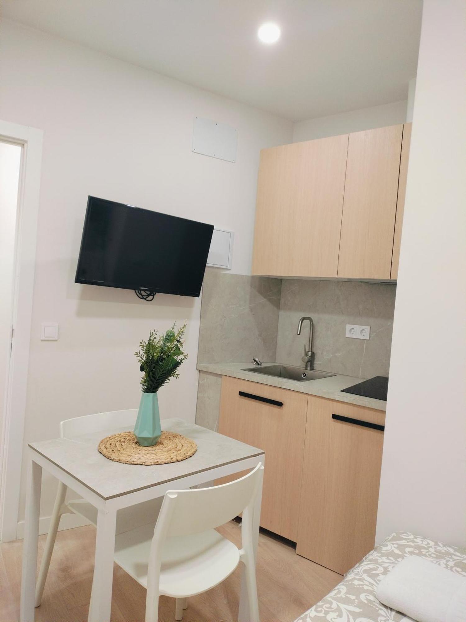 Room Gran Via Apartments Мадрид Екстериор снимка